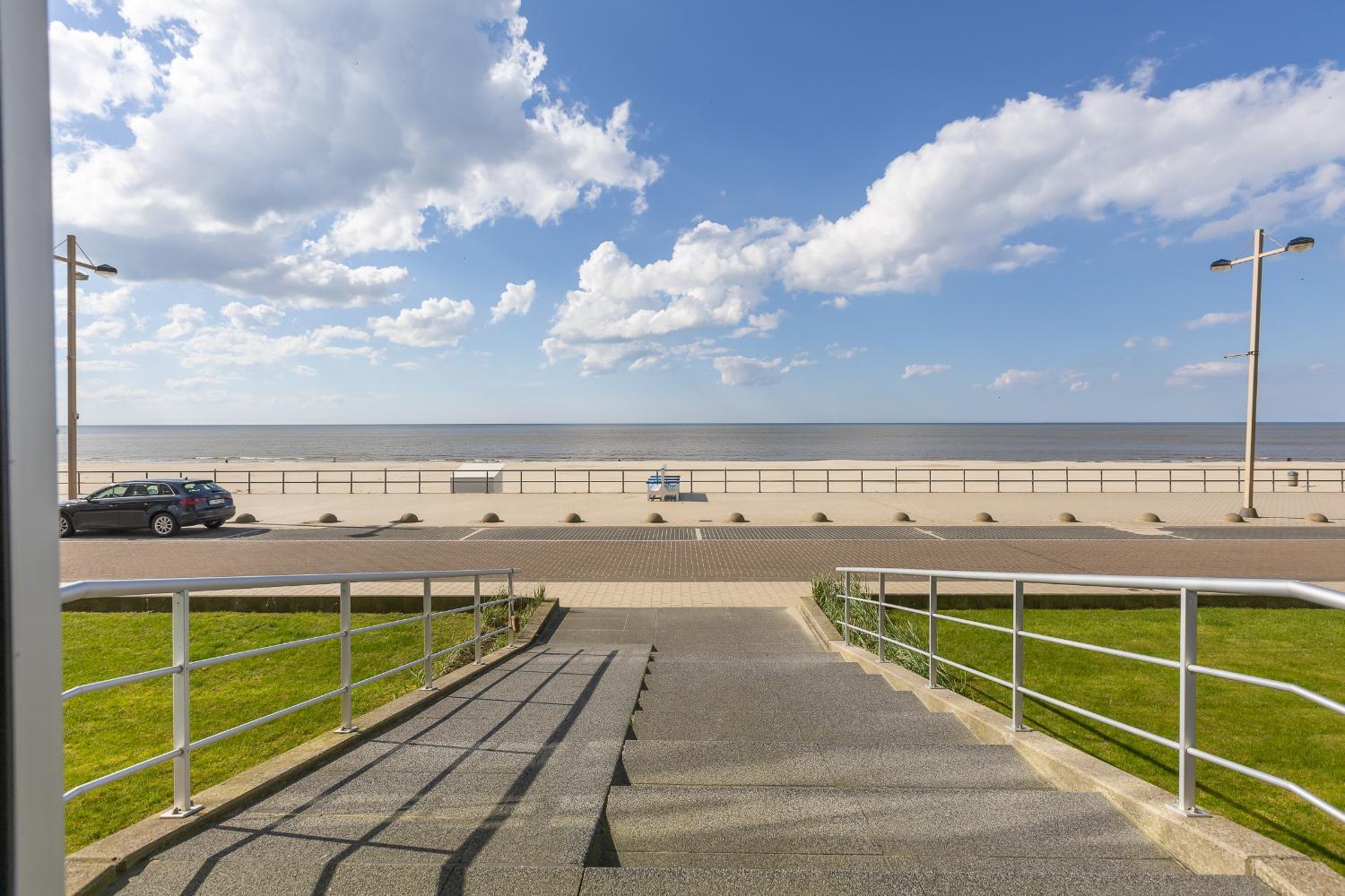 Studio Met Frontaal Zeezicht Middelkerke Exterior photo